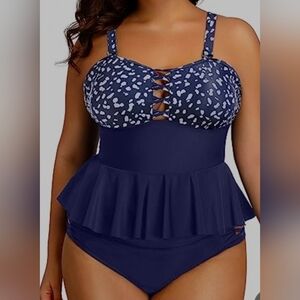 NWT - Women's Plus Size Navy/White Peplum Tankini (Size 20W)